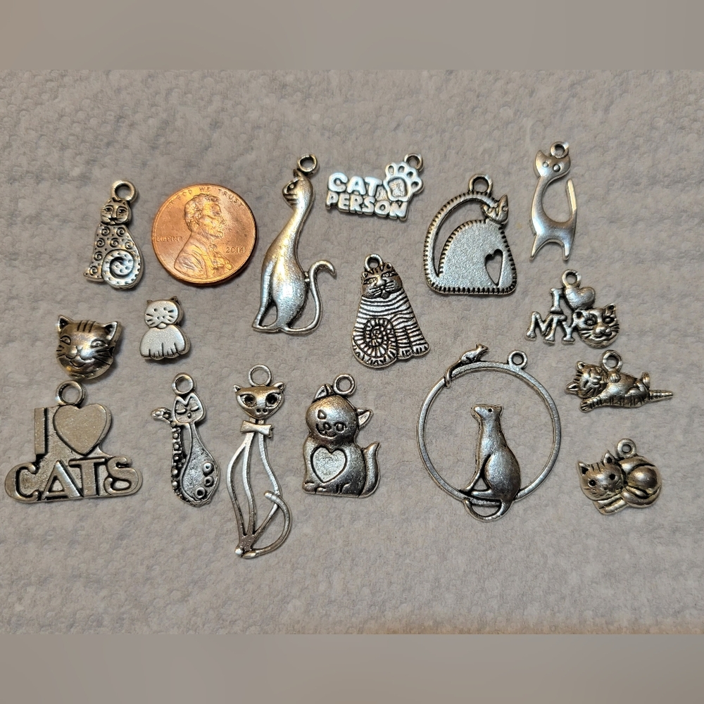 DESTASH - Silver-plated cat beads and charms